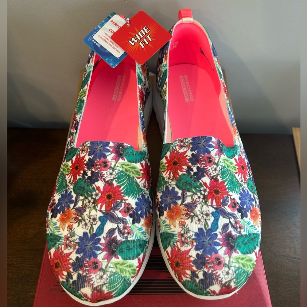 Skechers GOwalk Classic Washable Slip-Ons Spring Safari White Floral Size 11 New - Picture 4 of 12